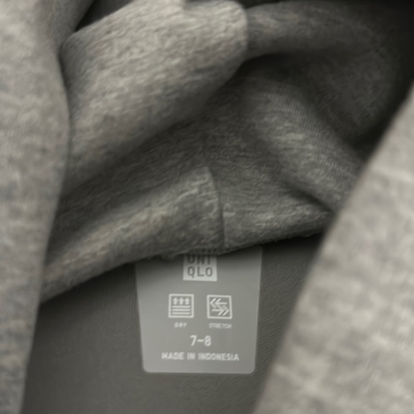 Uniqlo sweater dress LIKE NEW in excellent condition size 7-8 - Picture 3 of 7